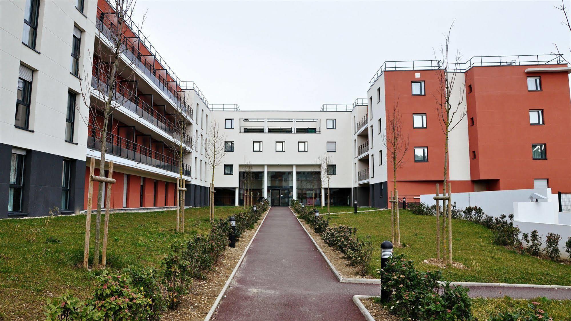 Zenitude Hotel-Residences - Versailles Saint-Cyr-L'Ecole Exterior photo